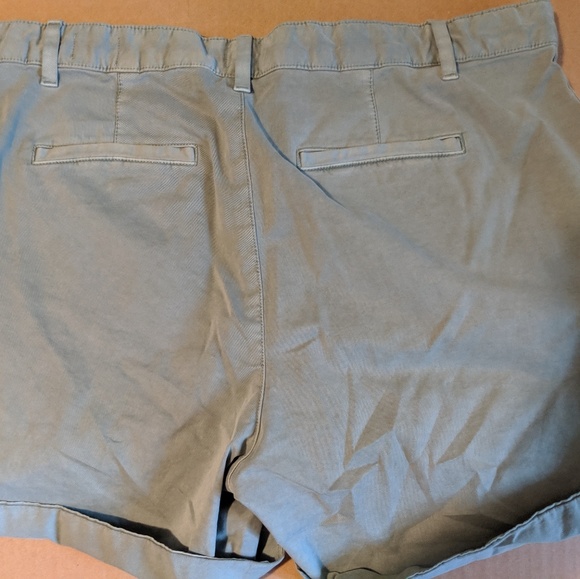GAP shorts - Picture 2 of 2
